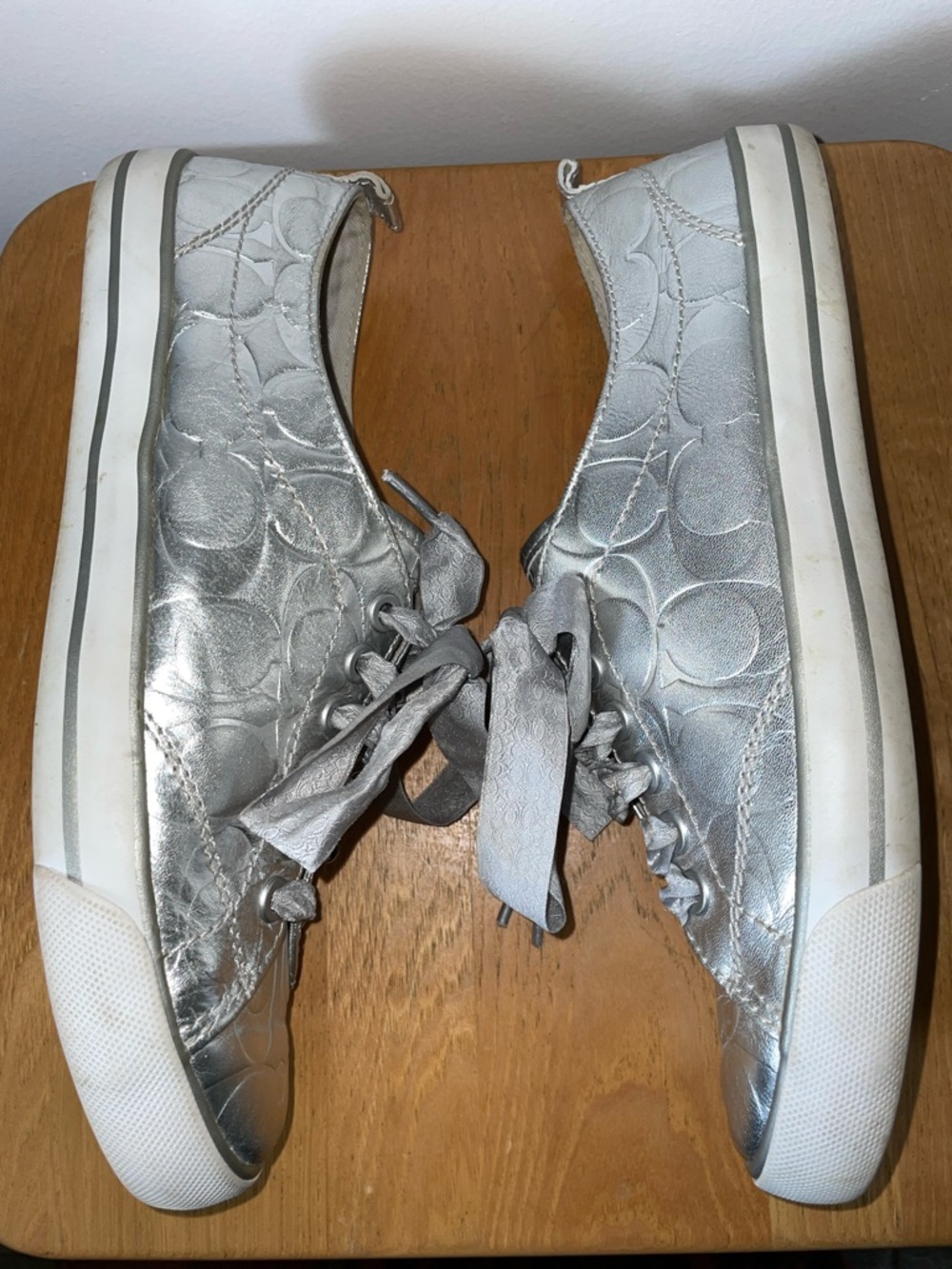 Coach Metallic Silver Quilted Ribbon Lace Sneakers Size 8 - Picture 2 of 4